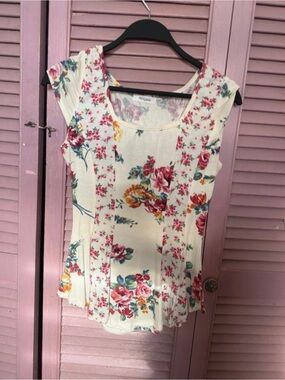 Per Se Cream Floral Cap-Sleeve Scoop Neck Top
